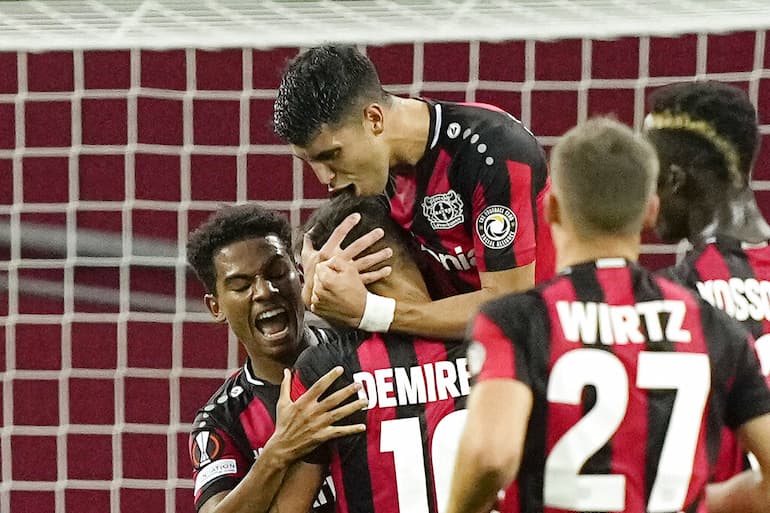 L'esultanza dei calciatori del Bayer Leverkusen!